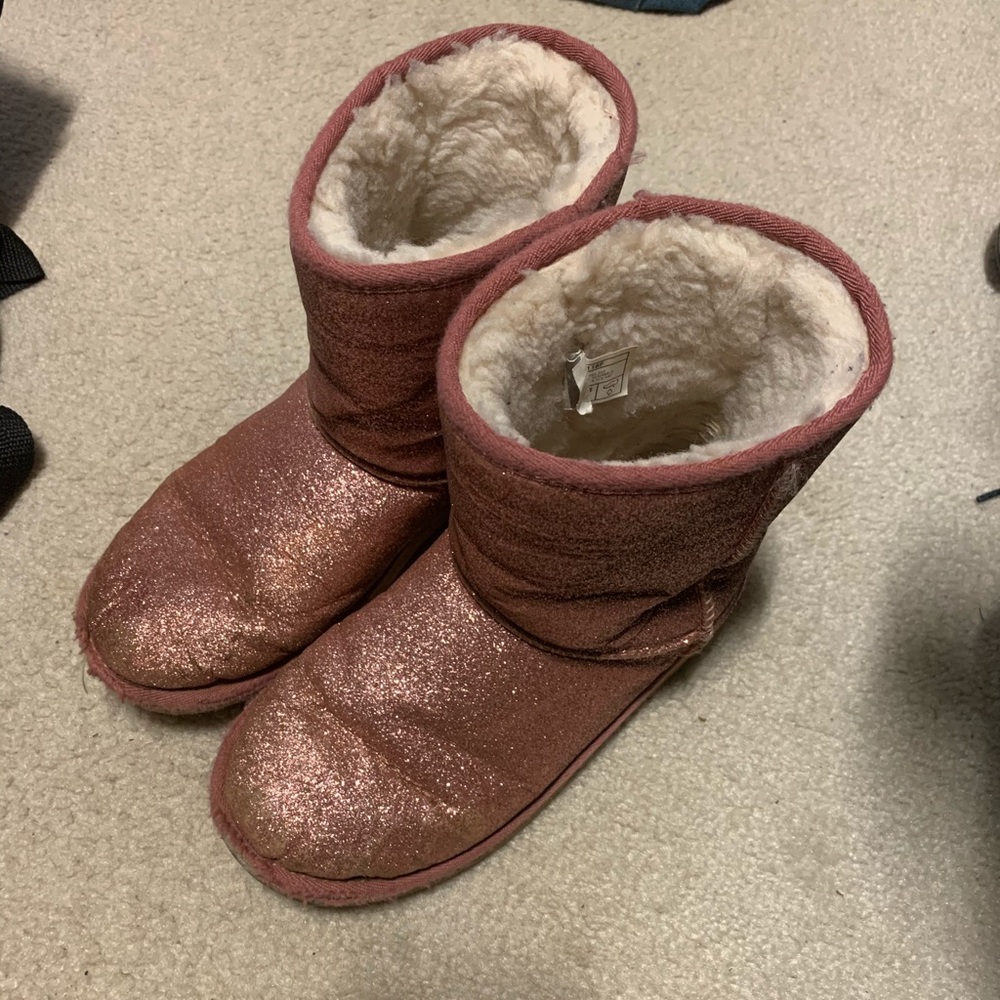 Girl’s Glitter Ugg Boots